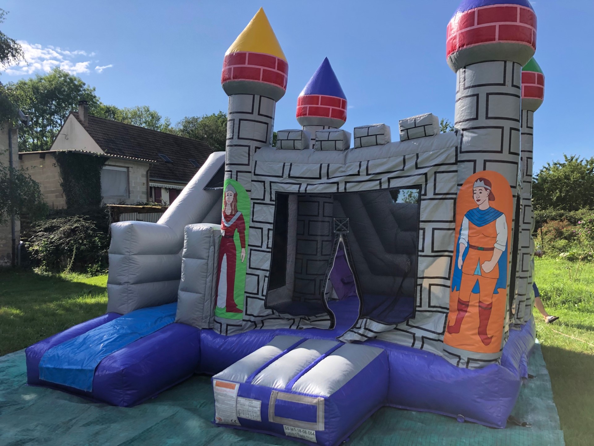 Château gonflable pour enfants, location Jani Event.